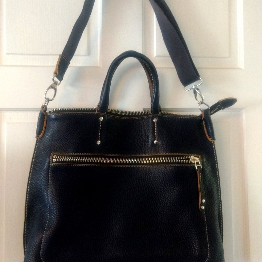 Roots leather bag (genuine)